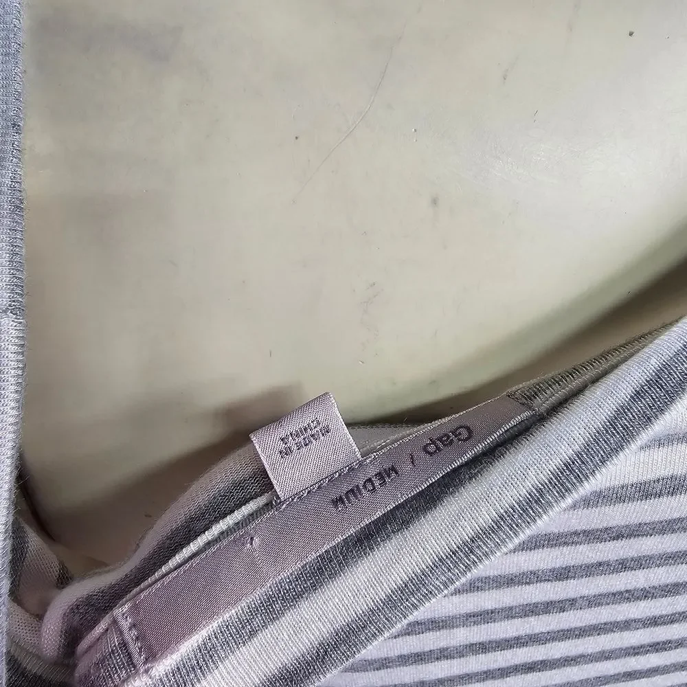 Gap medium top R11 - Picture 2 of 4